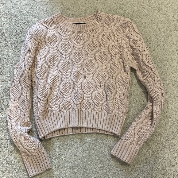 Women’s cable knit sweater in a pink/lavender colour. - Picture 1 of 2